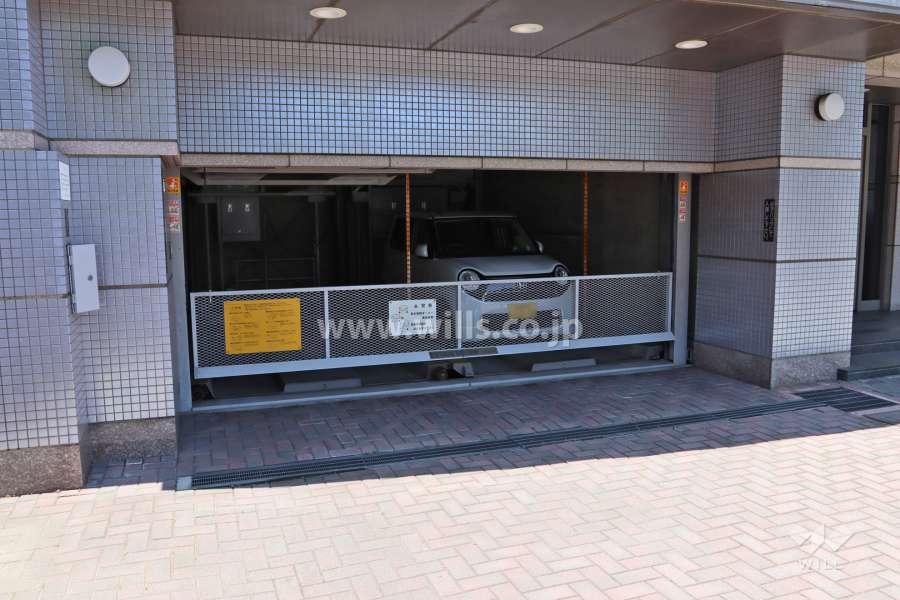 敷地内駐車場（屋内機械式）