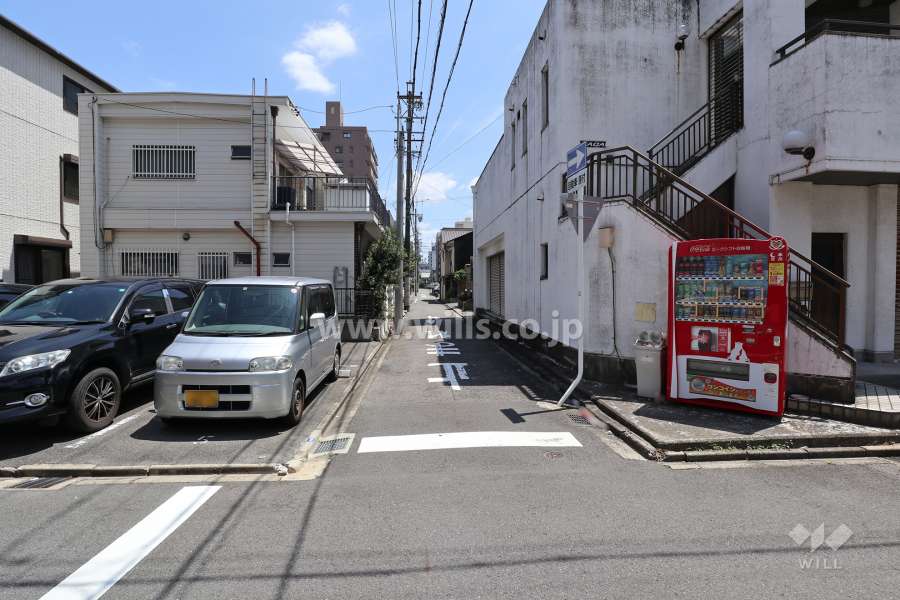 敷地北側の前面道路