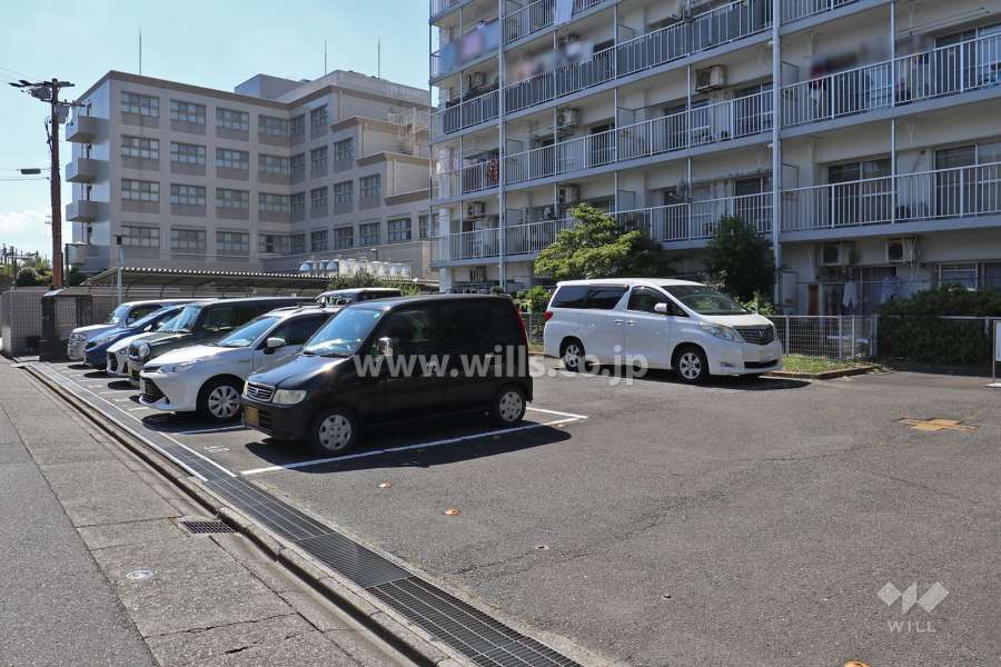 敷地内駐車場(屋外平面式)