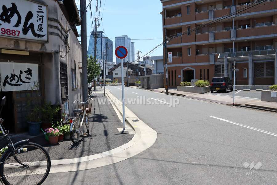 敷地北東側の前面道路