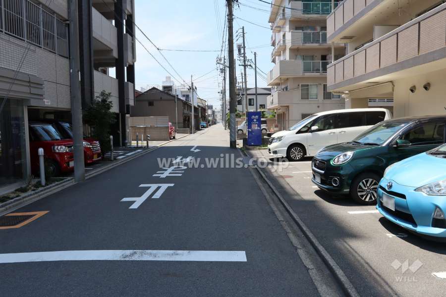 敷地北側の前面道路
