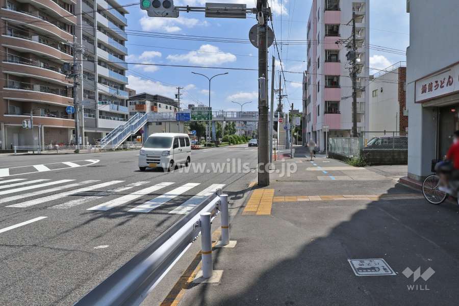 敷地東側の前面道路（市道名古屋環状線）