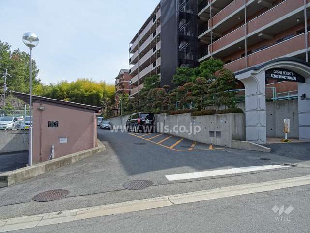 駐車場の出入り口