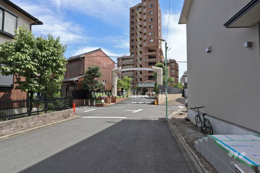 敷地入り口