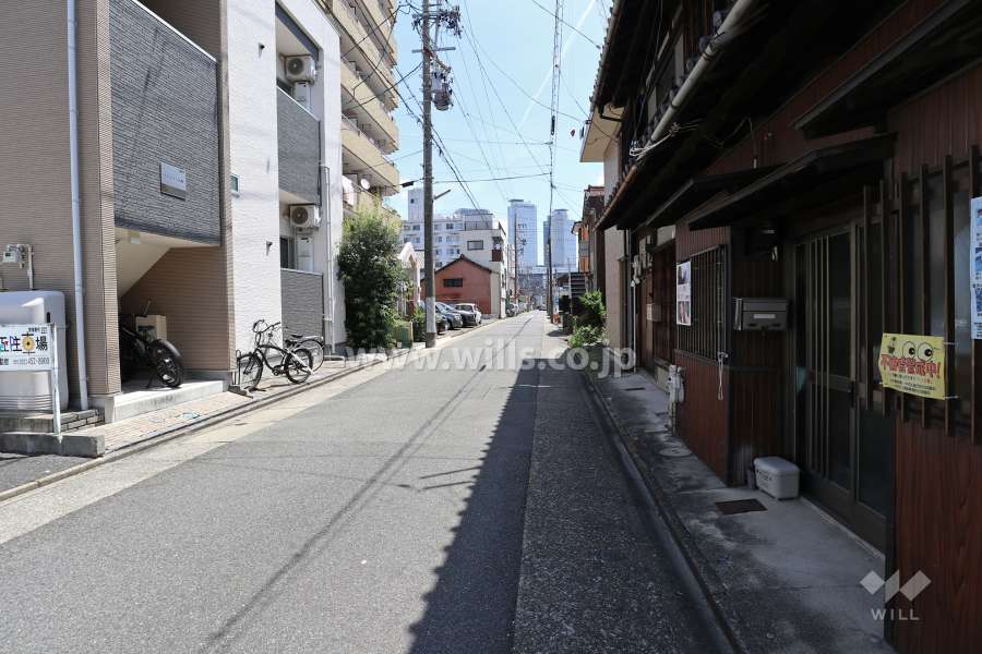 敷地南側の前面道路