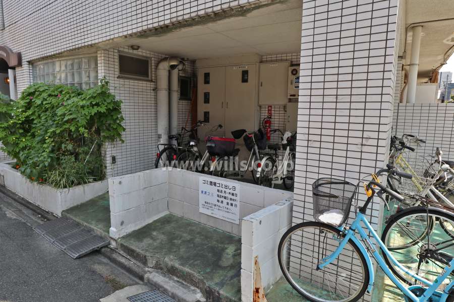 駐輪場・ゴミ置き場