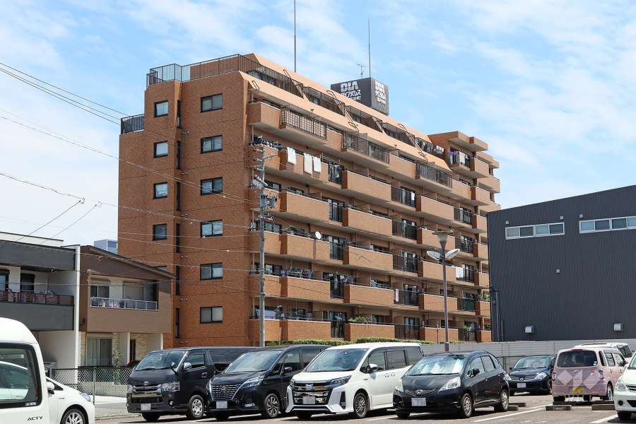 ダイアパレス長戸井町の外観（南西側から）