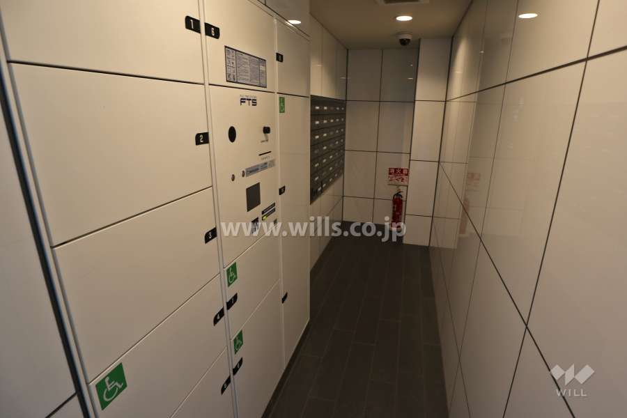 エントランスはオートロック付きです。