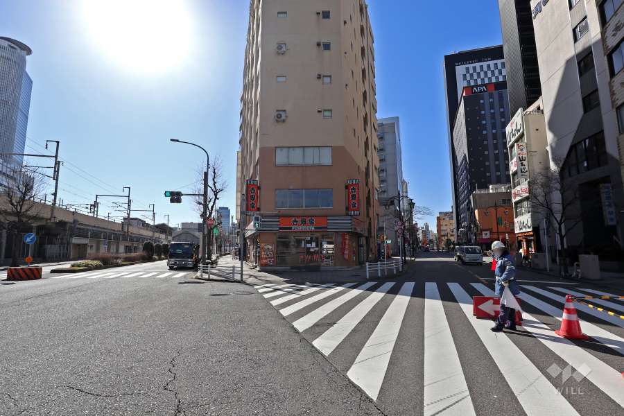 敷地北東側と北西側の前面道路
