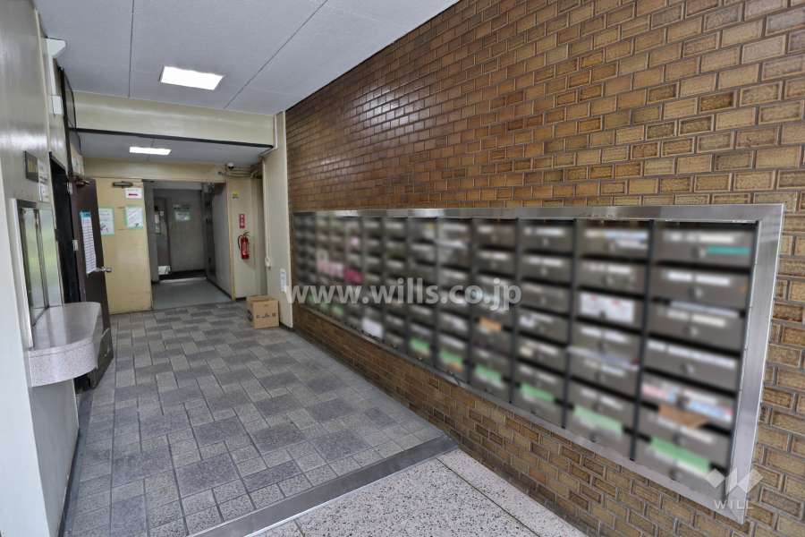 エントランス(共用ポスト)