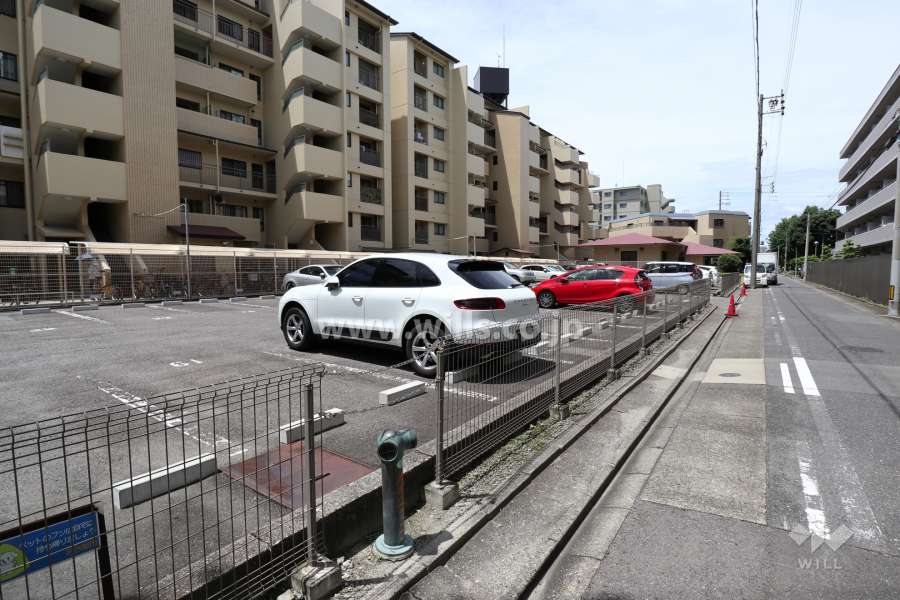 敷地内駐車場（屋外平面式）