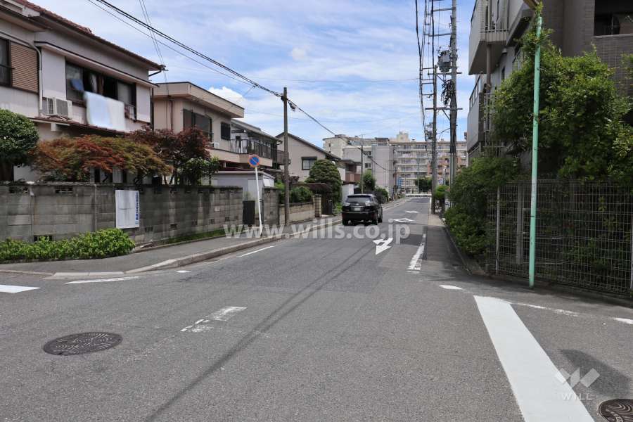 敷地北側の前面道路
