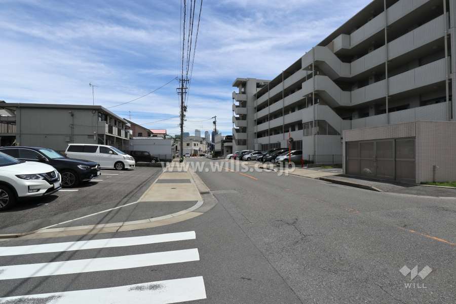 敷地北側の前面道路