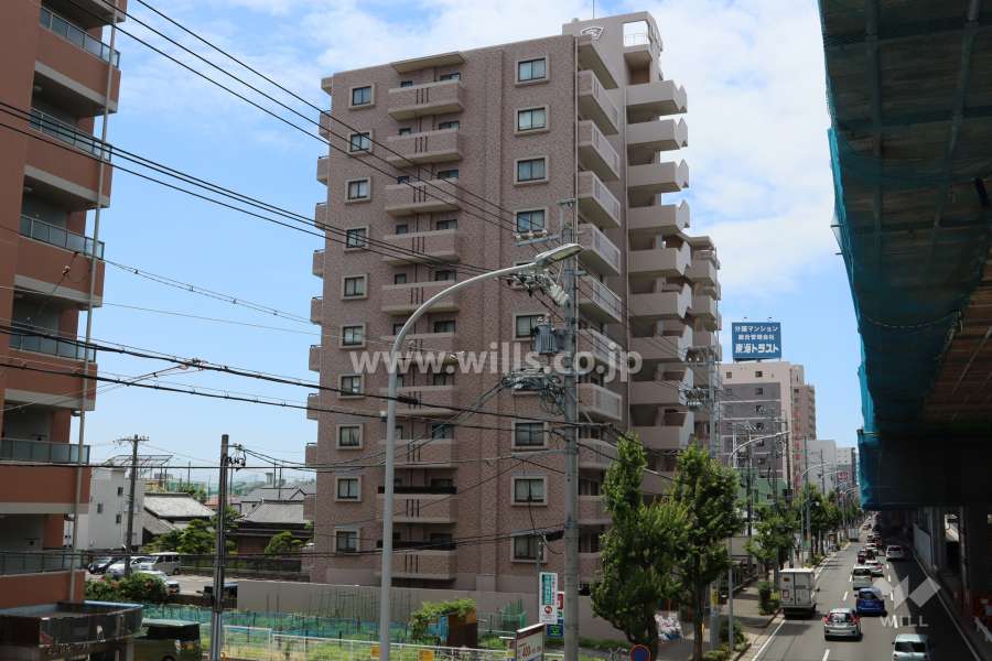 宝マンション岩塚第2の外観（東側から）