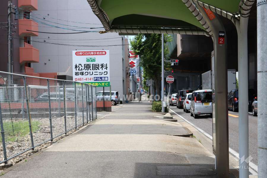 敷地北側の前面道路