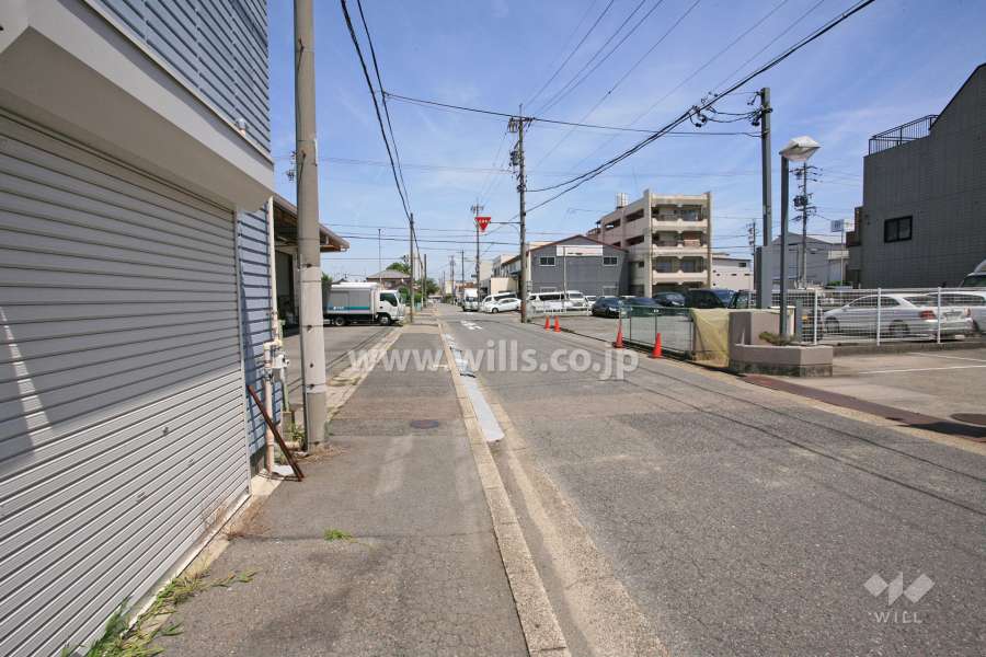 敷地北側の前面道路