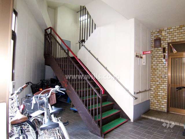 エントランス内階段