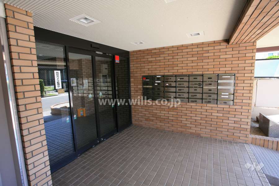 住戸入り口（共用ポスト）