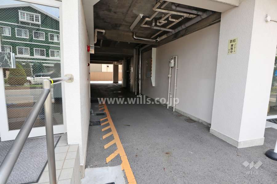 駐車場出入り口