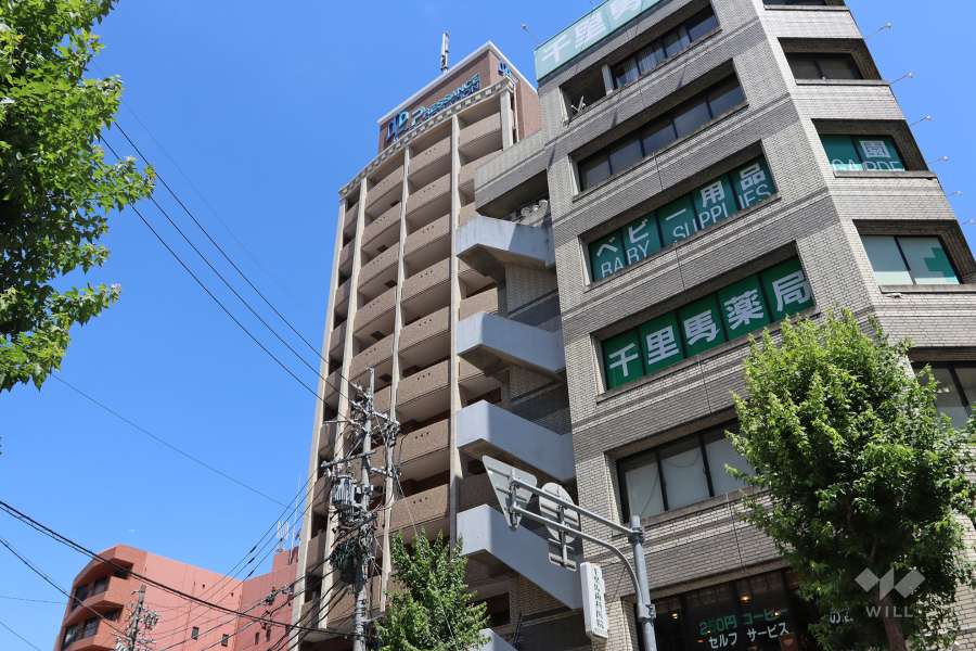 プレサンス名古屋駅前ヴェルロードの外観（南東側から）