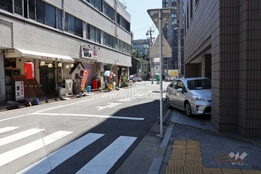 敷地南側の前面道路