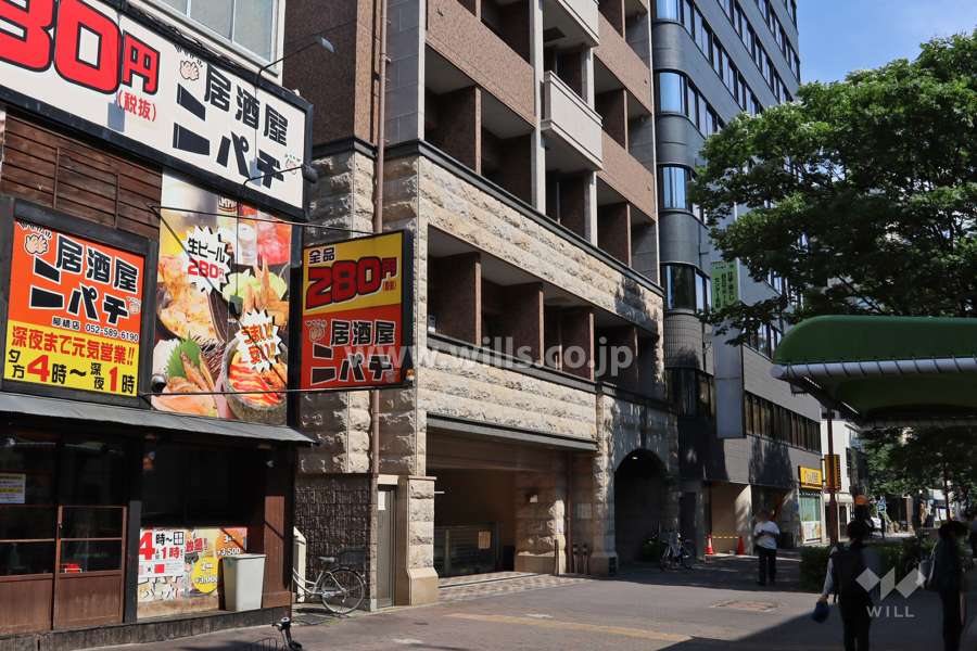 プレサンス名古屋駅前のアクシスの外観（北西側から）