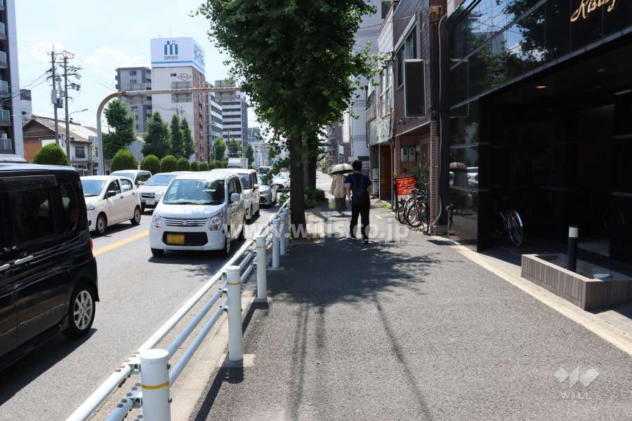 敷地南側の前面道路