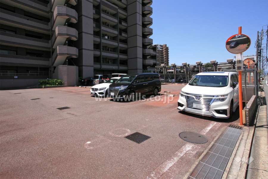 敷地内駐車場（屋外平面式）