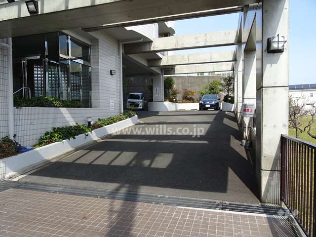 駐車場出入り口