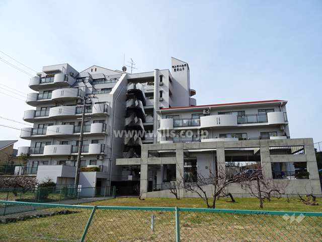 モンテベルデ豊津山手の外観（東側から）