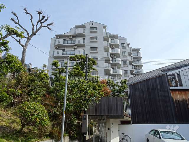 モンテベルデ豊津山手の外観（西側から）