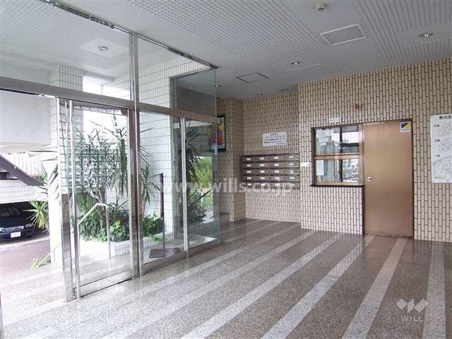 エントランス内