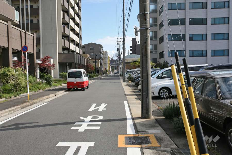 敷地南側の前面道路
