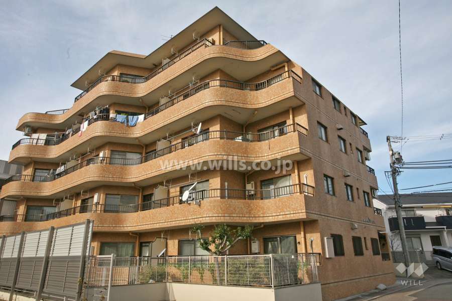 オオタピア植田の外観