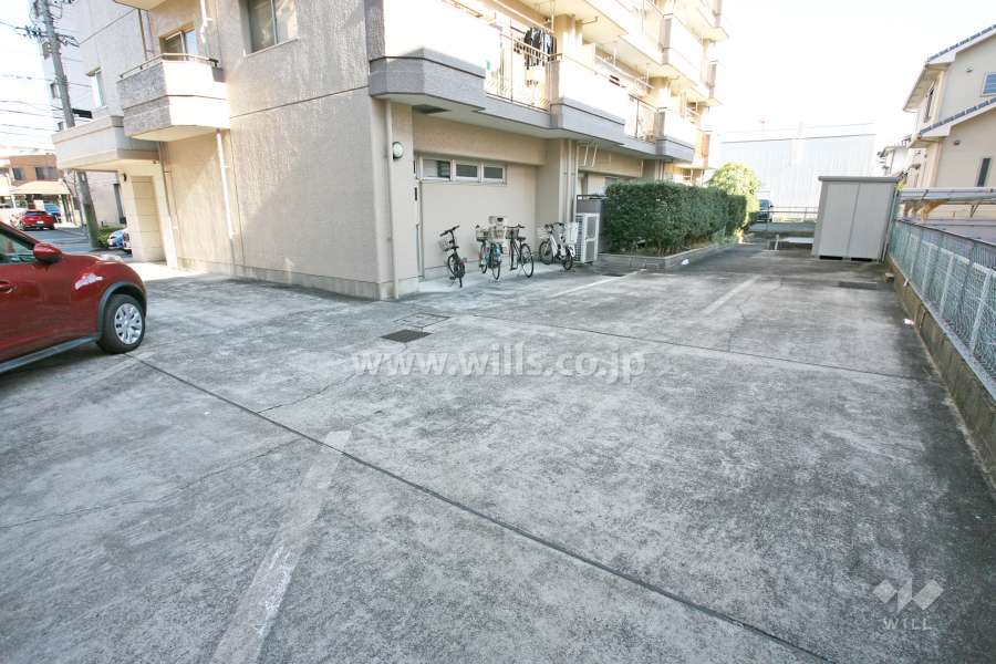 敷地内駐車場（屋外平面式）