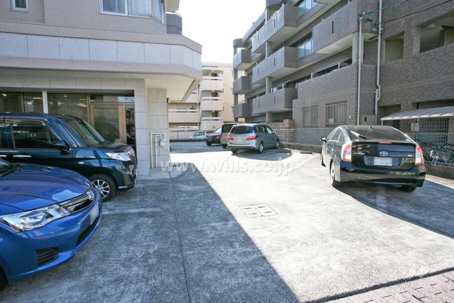 敷地内駐車場（屋外平面式）