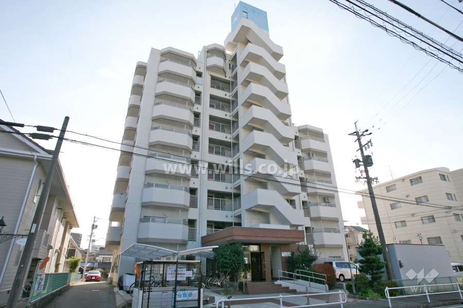 ホワイトキャッスル植田3の外観（北西側から）