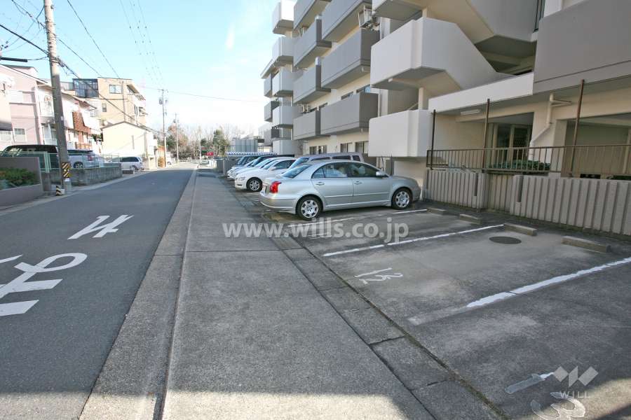 敷地内駐車場（屋外平面式）