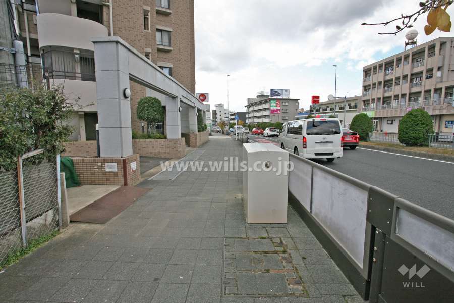 敷地北西側の前面道路