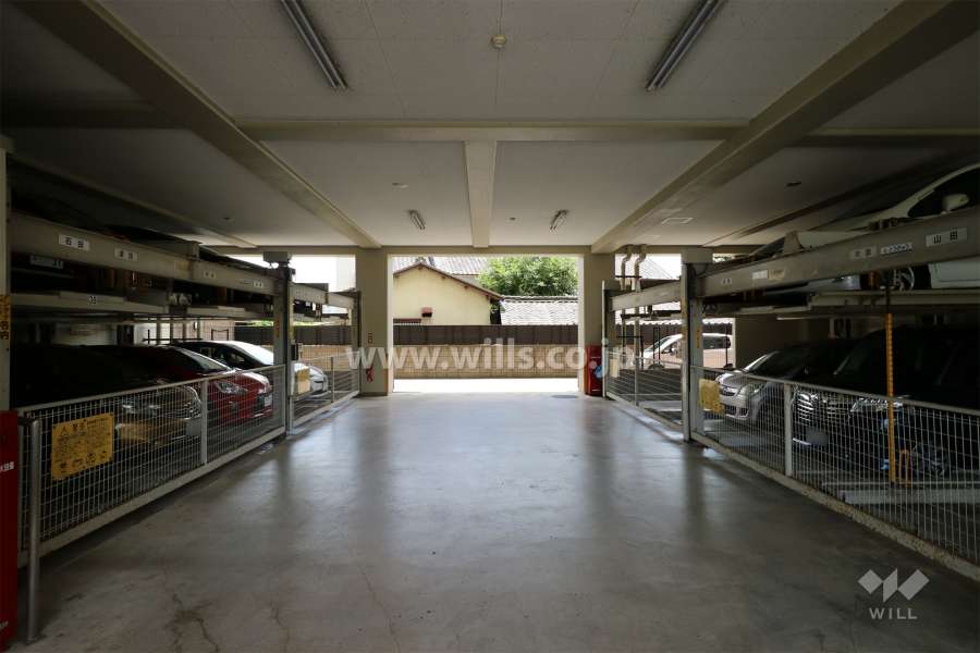 敷地内駐車場（屋内機械式）
