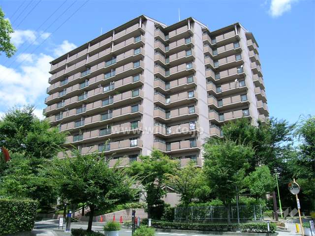 セントポリア北大阪２番館の外観（南東側から）