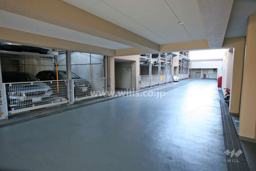 敷地内駐車場（屋内機械式）