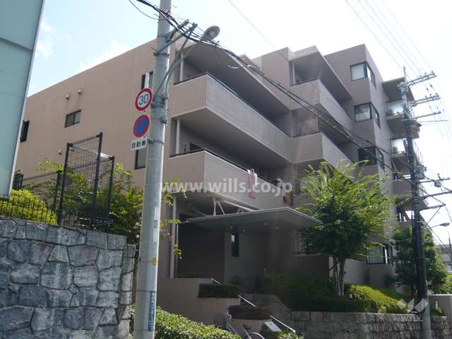 ステイツ千里藤白台の外観（北西側から）