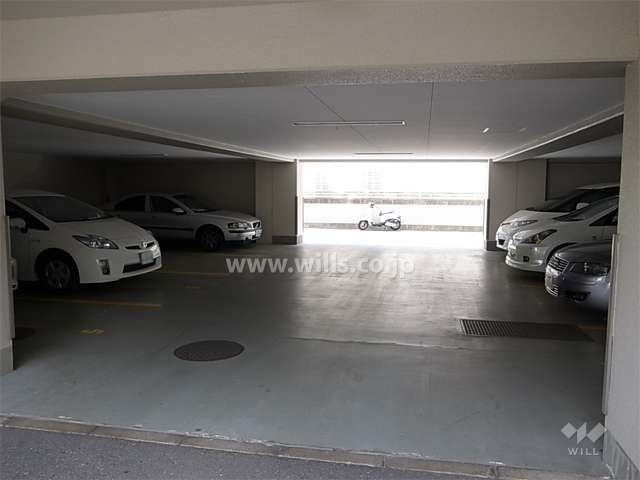 敷地内駐車場（屋内平面式）