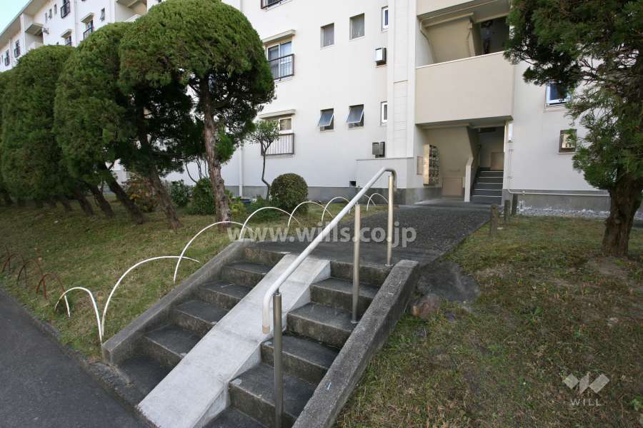住戸入り口へのアプローチ