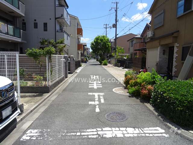 敷地南西側の前面道路