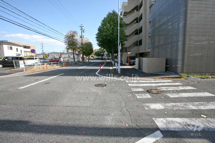 敷地北側の前面道路