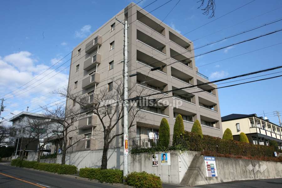 植田グランドヒルズの外観（南側から）