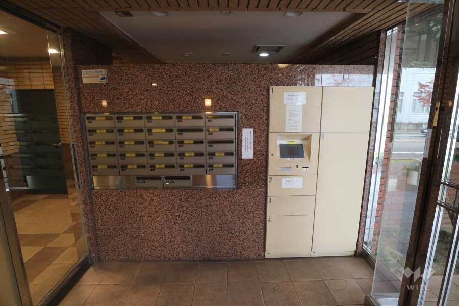 共用ポストと宅配ボックス