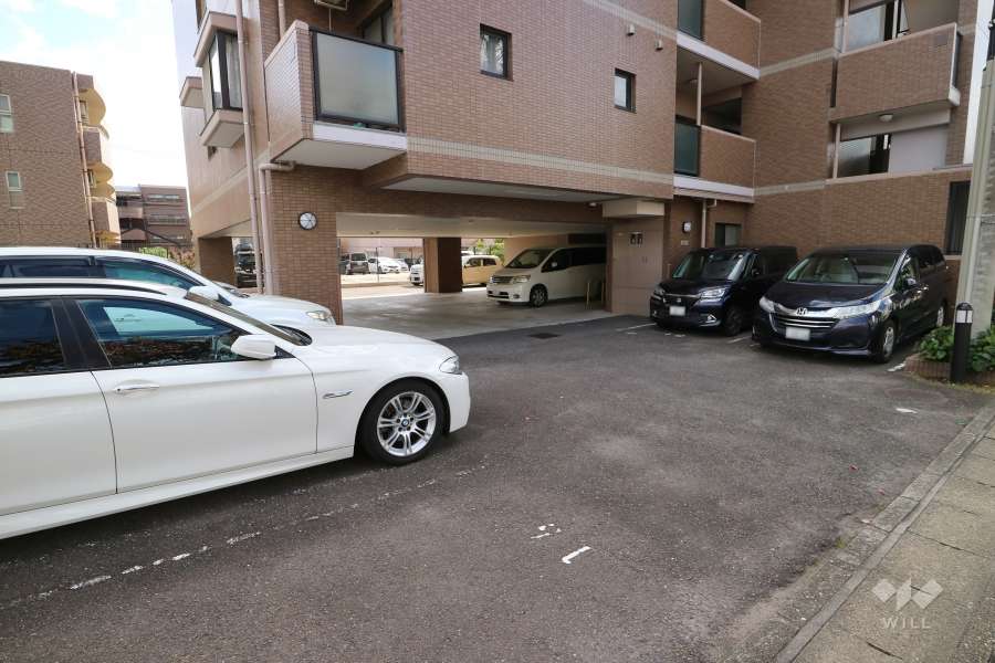 敷地内駐車場(屋外平面式)